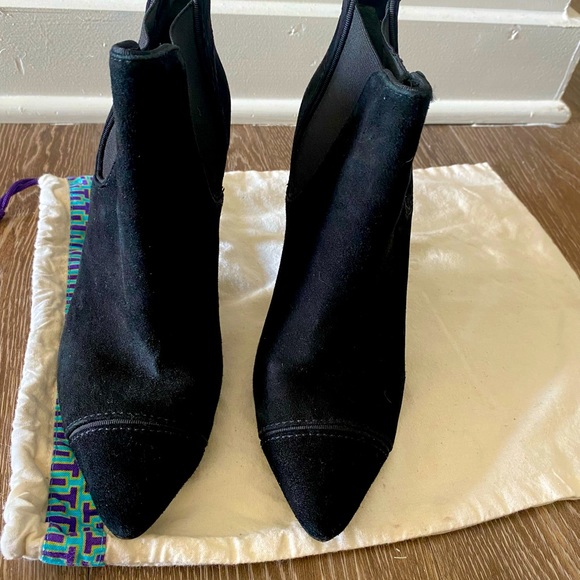 Tory Burch Suede heeled Booties with original dust bag - like NEW - Picture 4 of 8